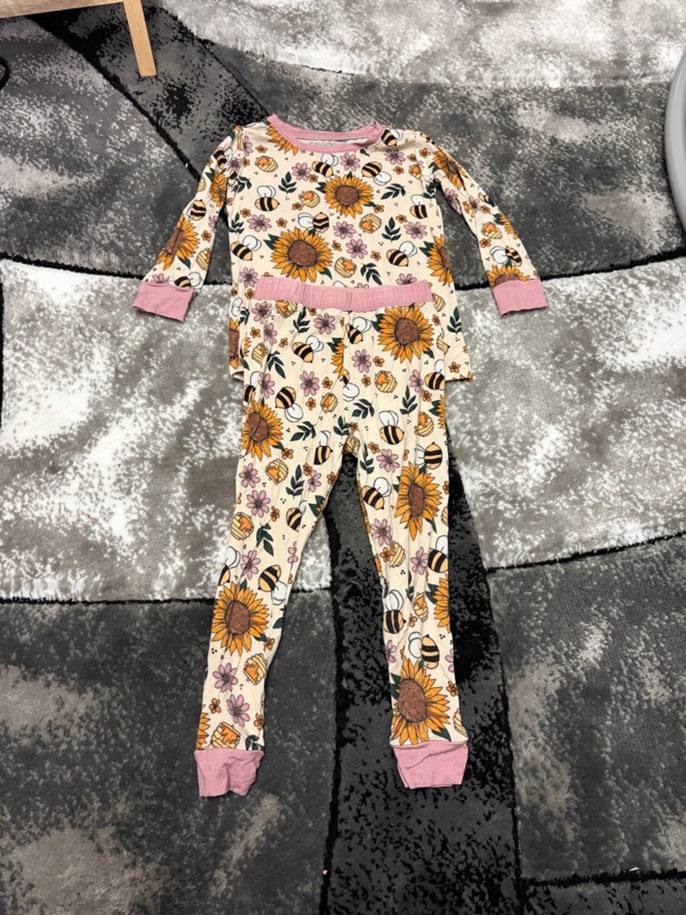 18-24 month Girl’s Little One Shop Bee and Sunflower Mauve and Cream Lounge Set